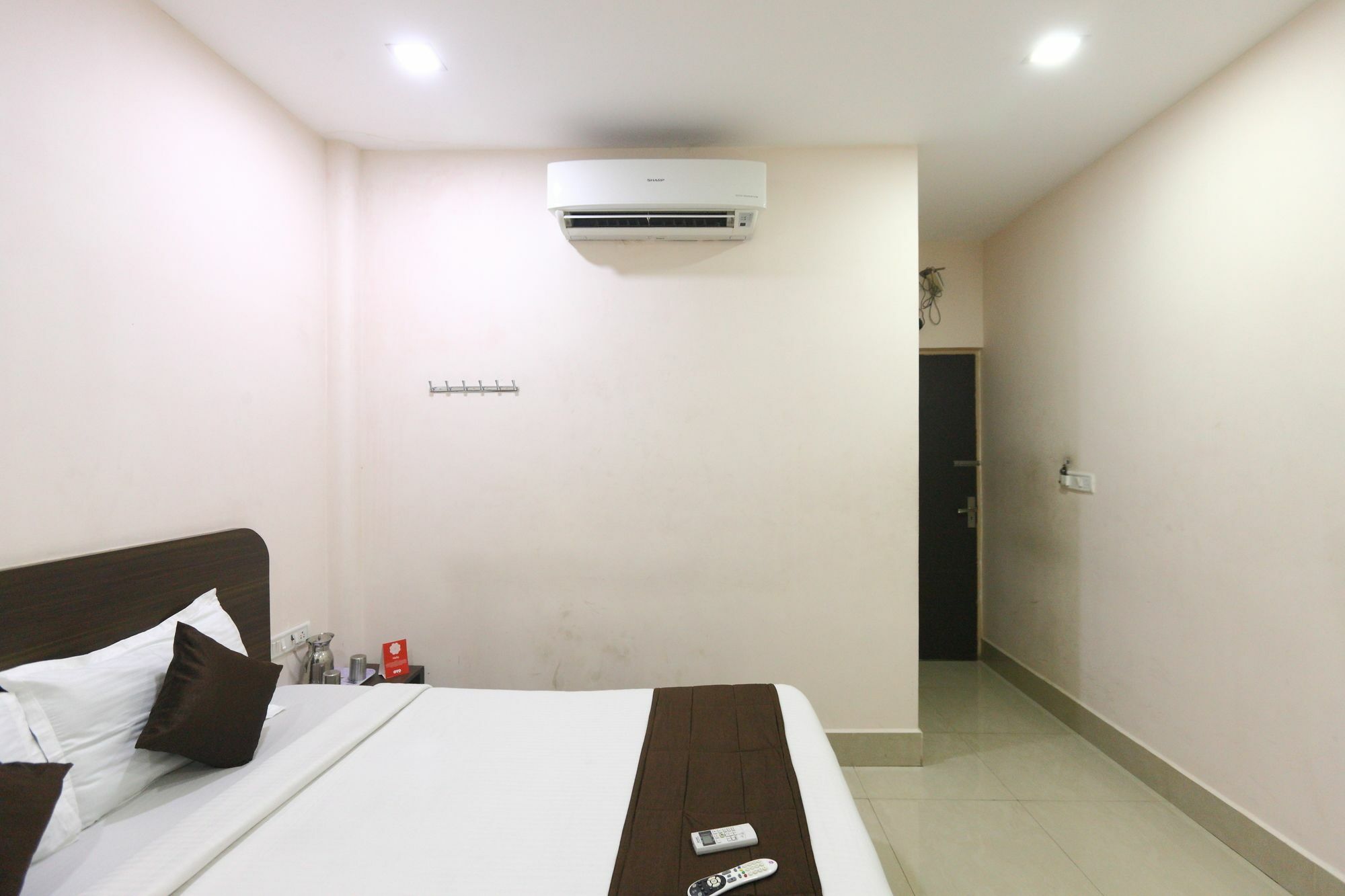 โอโย 1246 ราช เรซิเดนซี Hotel เชนไน ภายนอก รูปภาพ